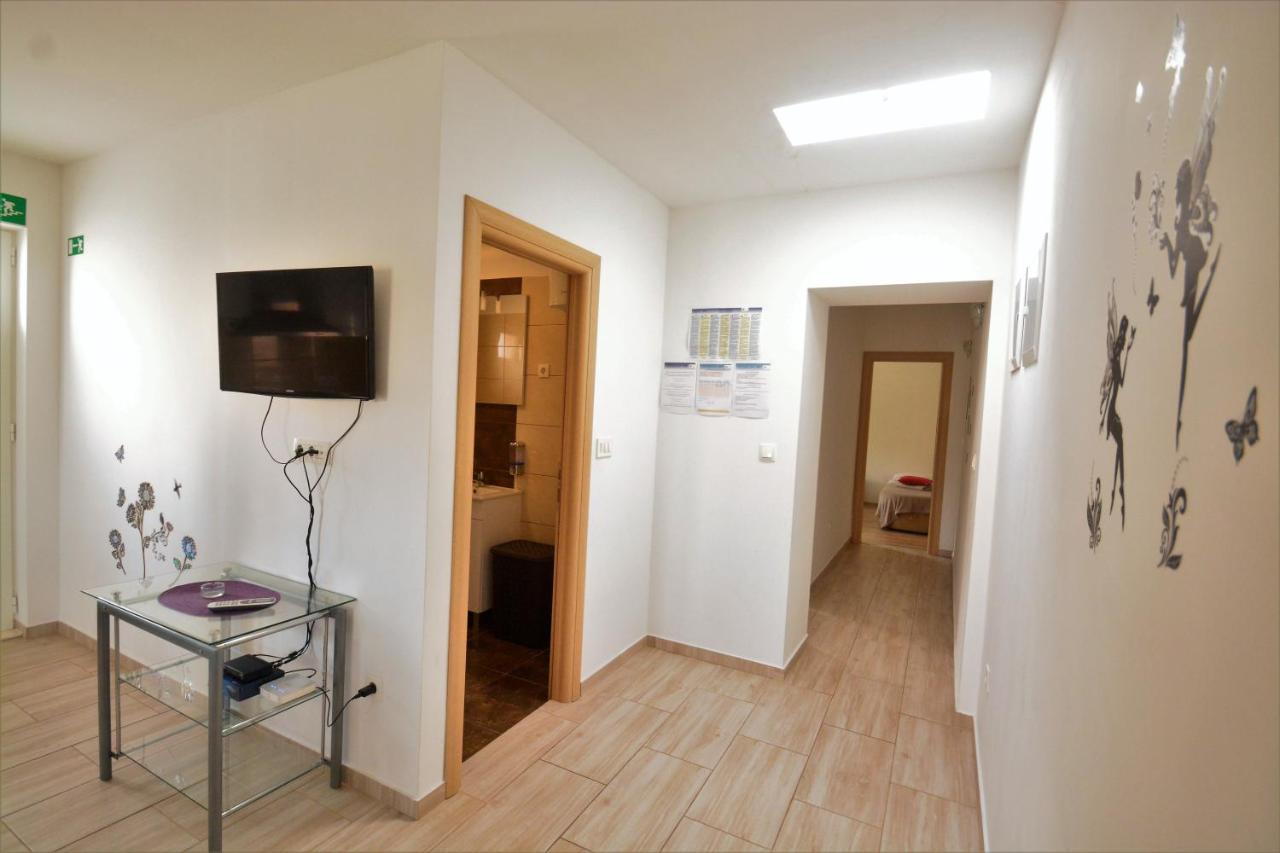 Kala And Tina Apartments Ποντστράνα Εξωτερικό φωτογραφία
